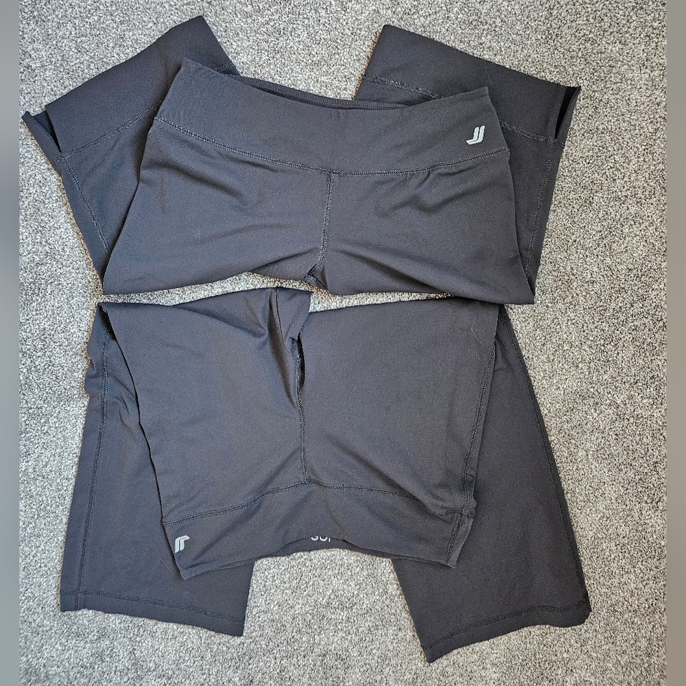 Sm-med Yoga Capri and Bermuda Shorts Grey stretchy Joe Fresh